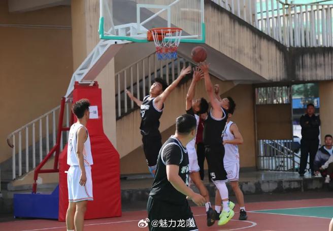 吸引大批球
